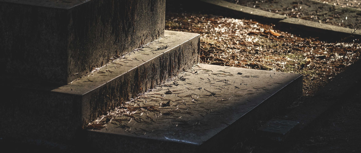 Guide complet pour choisir un monument funéraire en marbre qui rend hommage à votre être cher