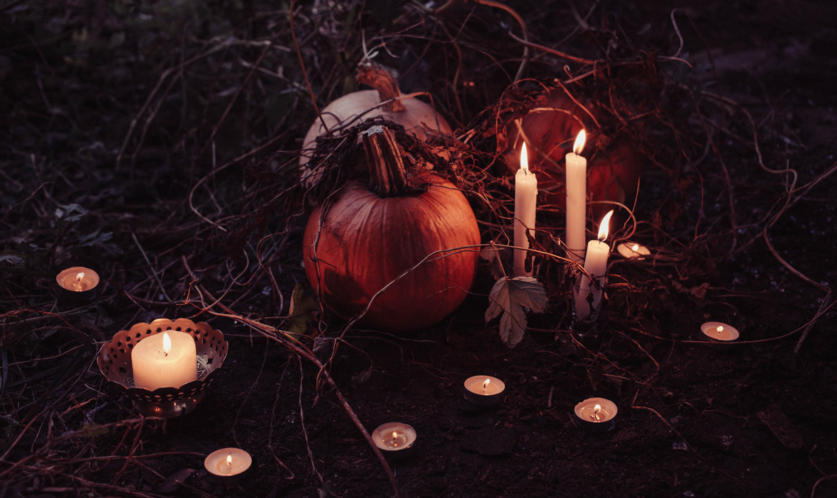 Décorer les Monuments Funéraires pour Halloween - Entre Respect et Tradition -Concept-Marbre